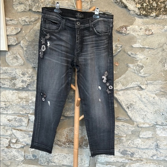 Lucky Brand Distressed Jeans - Picture 1 of 12